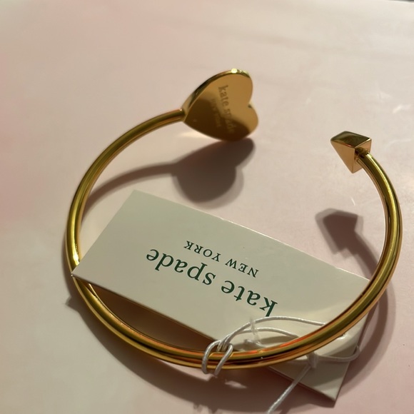 Kate Spade gold heart and arrow cuff bangle bracelet - Picture 8 of 9